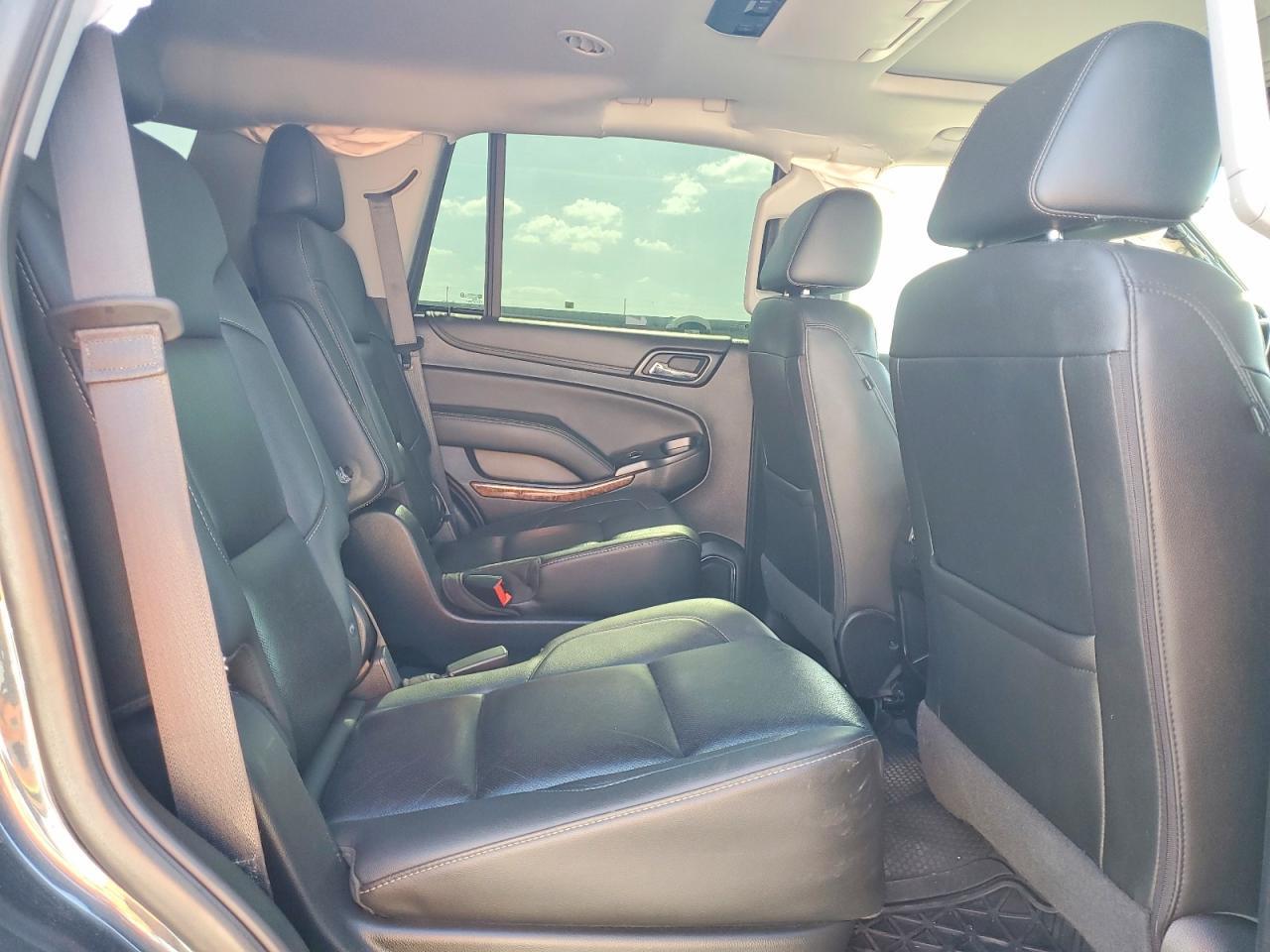 2019 Chevrolet Tahoe C1500 Premier - zdjęcie 11