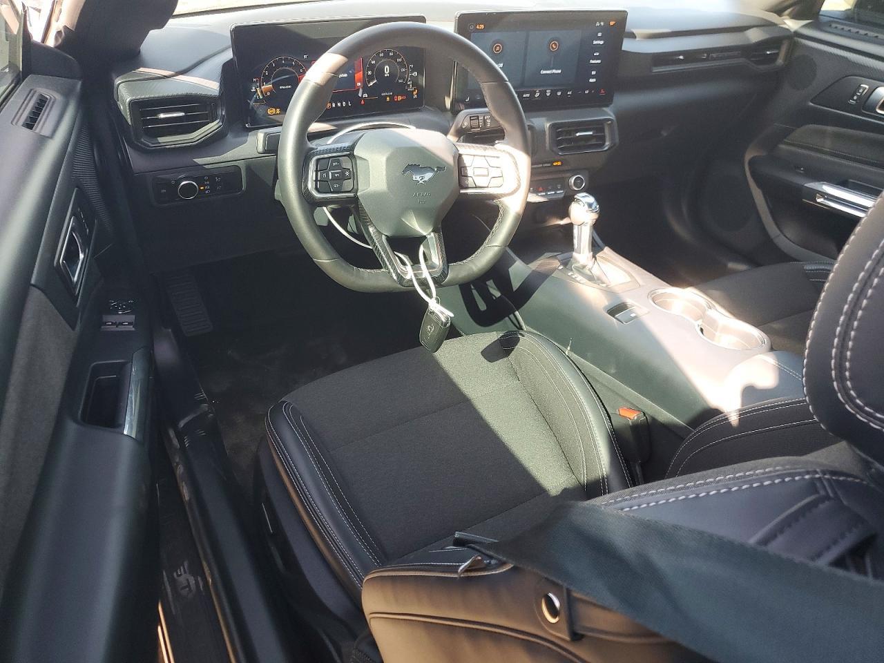 2024 Ford Mustang - zdjęcie 8