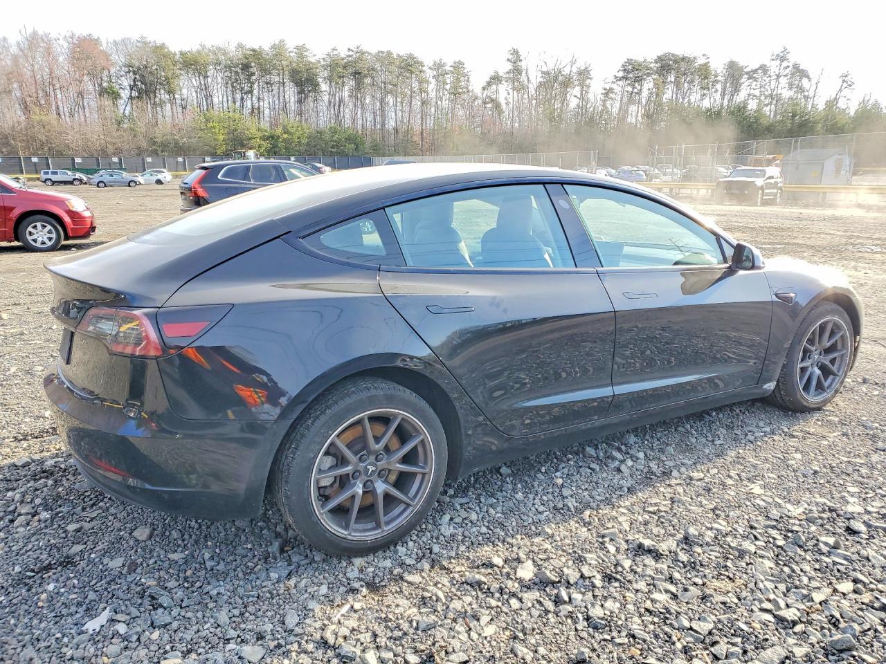 2022 Tesla Model 3 - zdjęcie 3