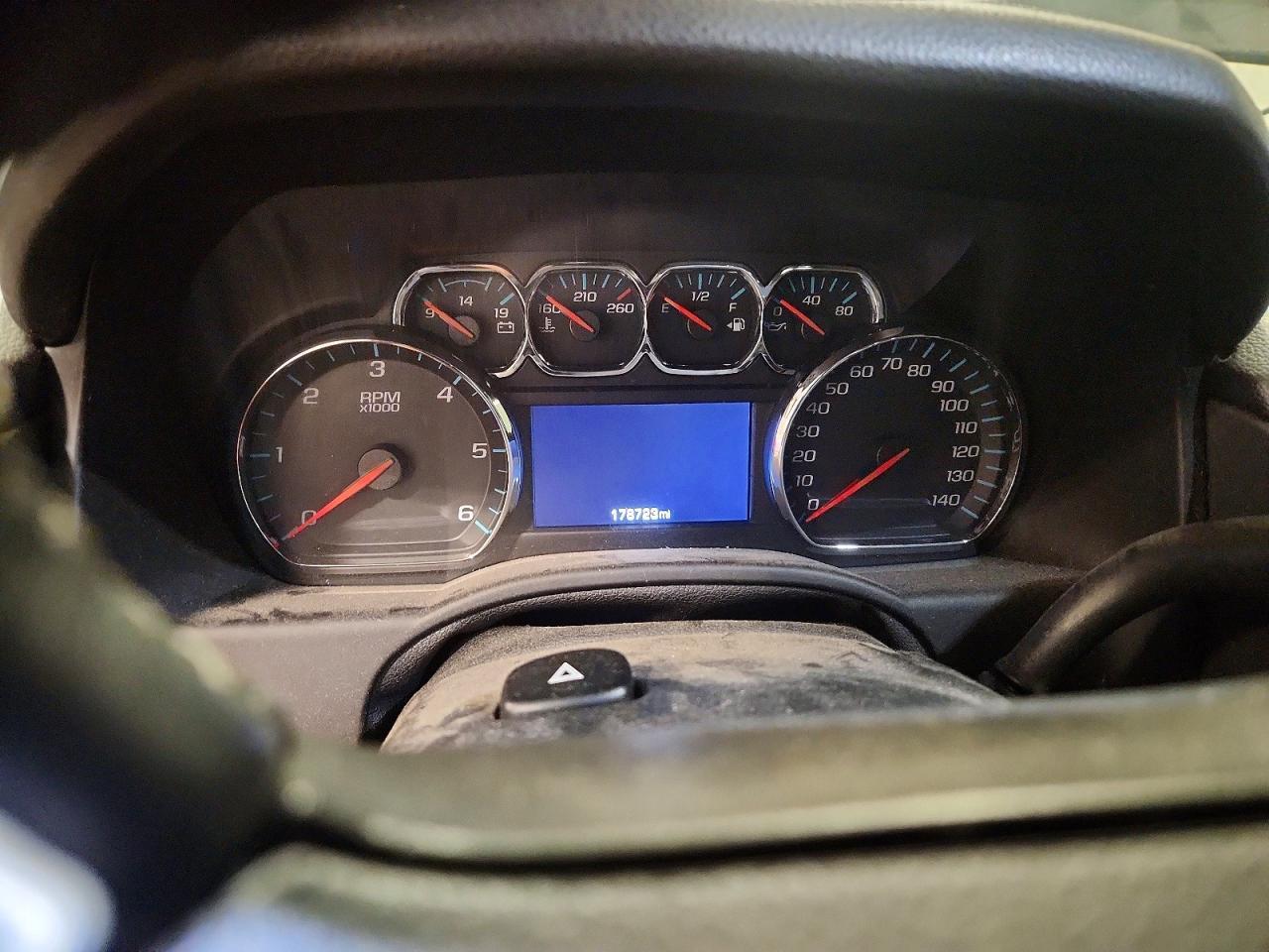 2017 GMC Yukon Slt - zdjęcie 9