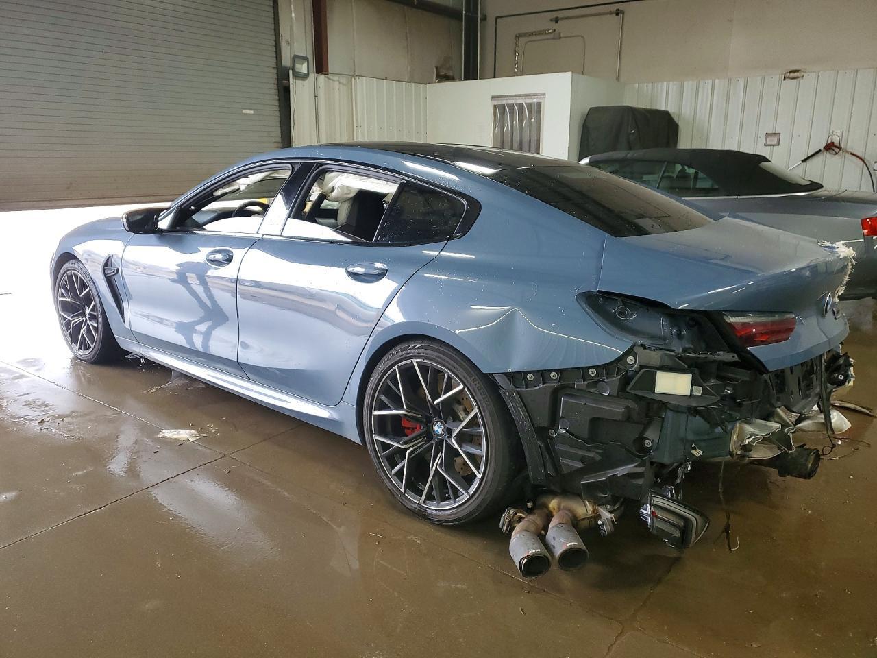 2022 BMW M8 - zdjęcie 2