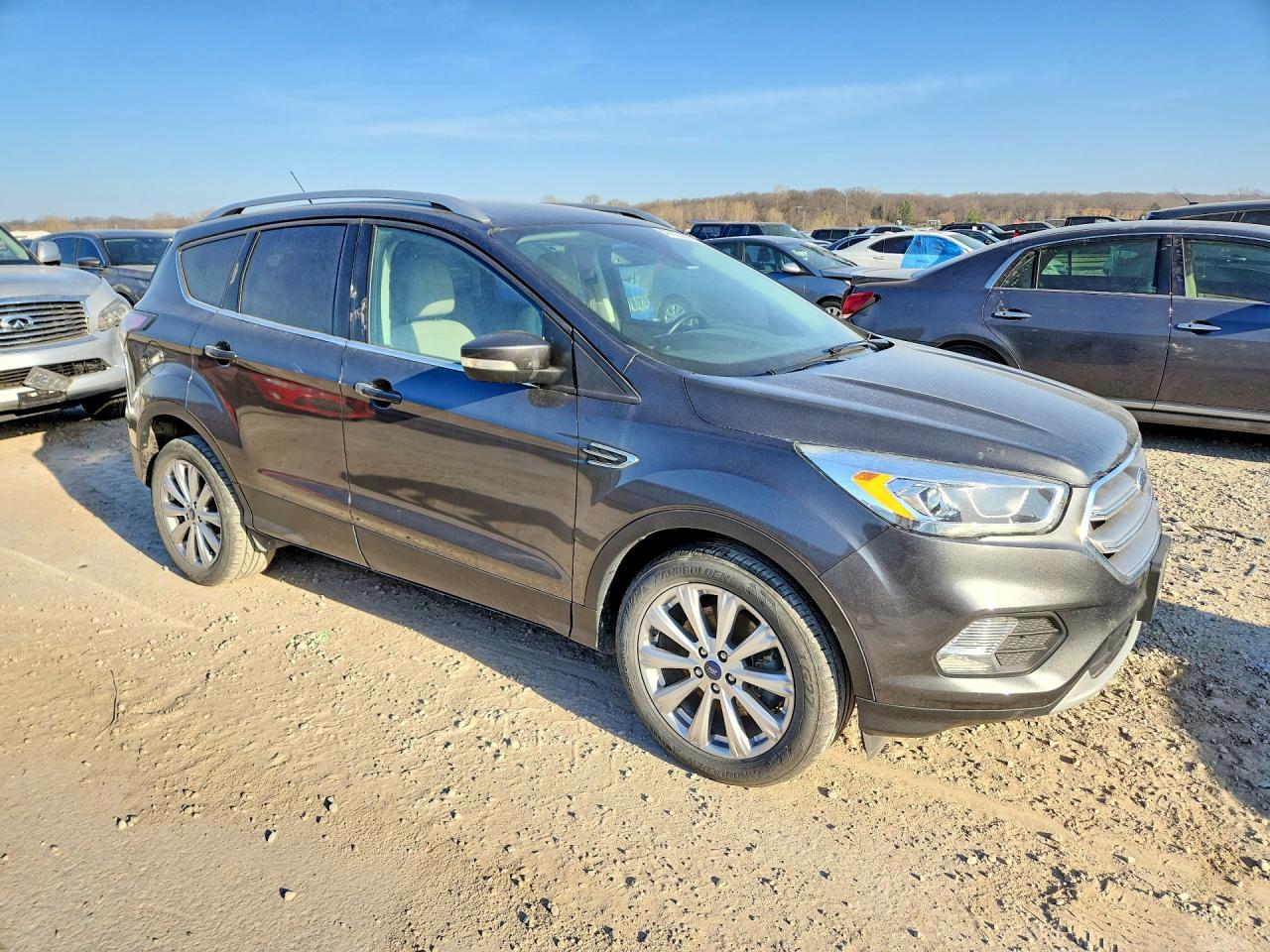 2017 Ford Escape Titanium - zdjęcie 4