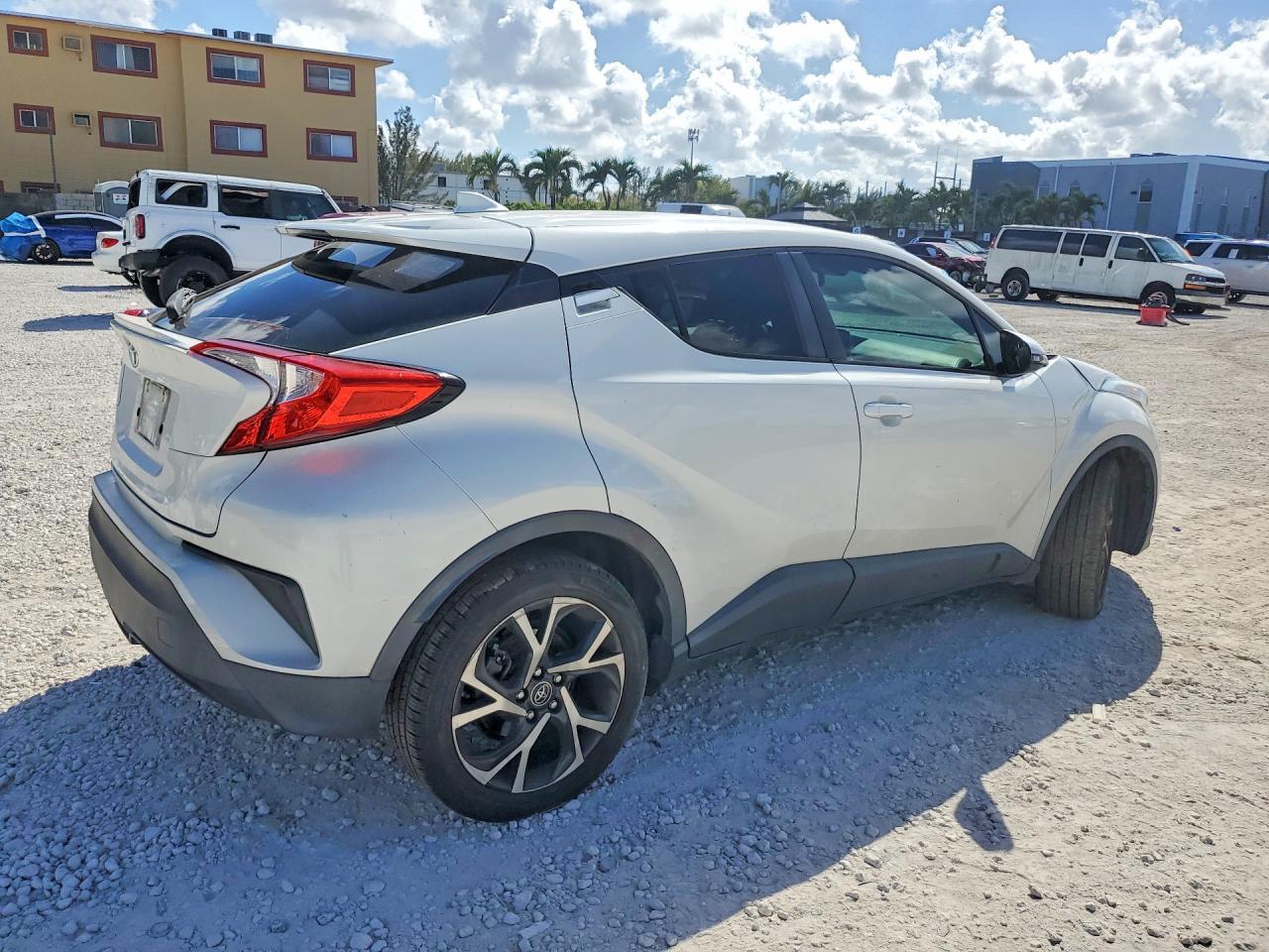 2018 Toyota C-Hr Xle Premium - zdjęcie 3