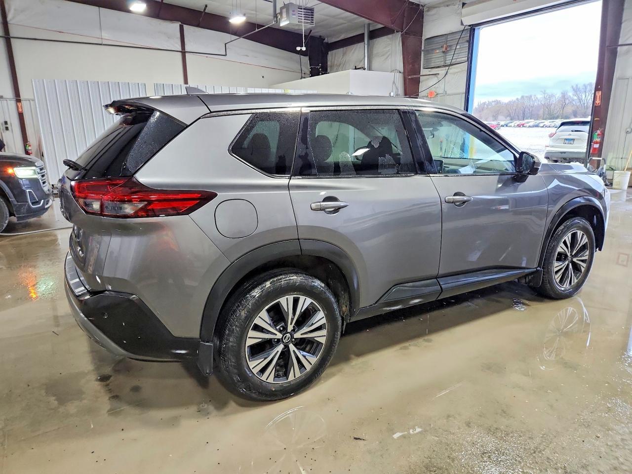 2021 Nissan Rogue Sv - zdjęcie 3