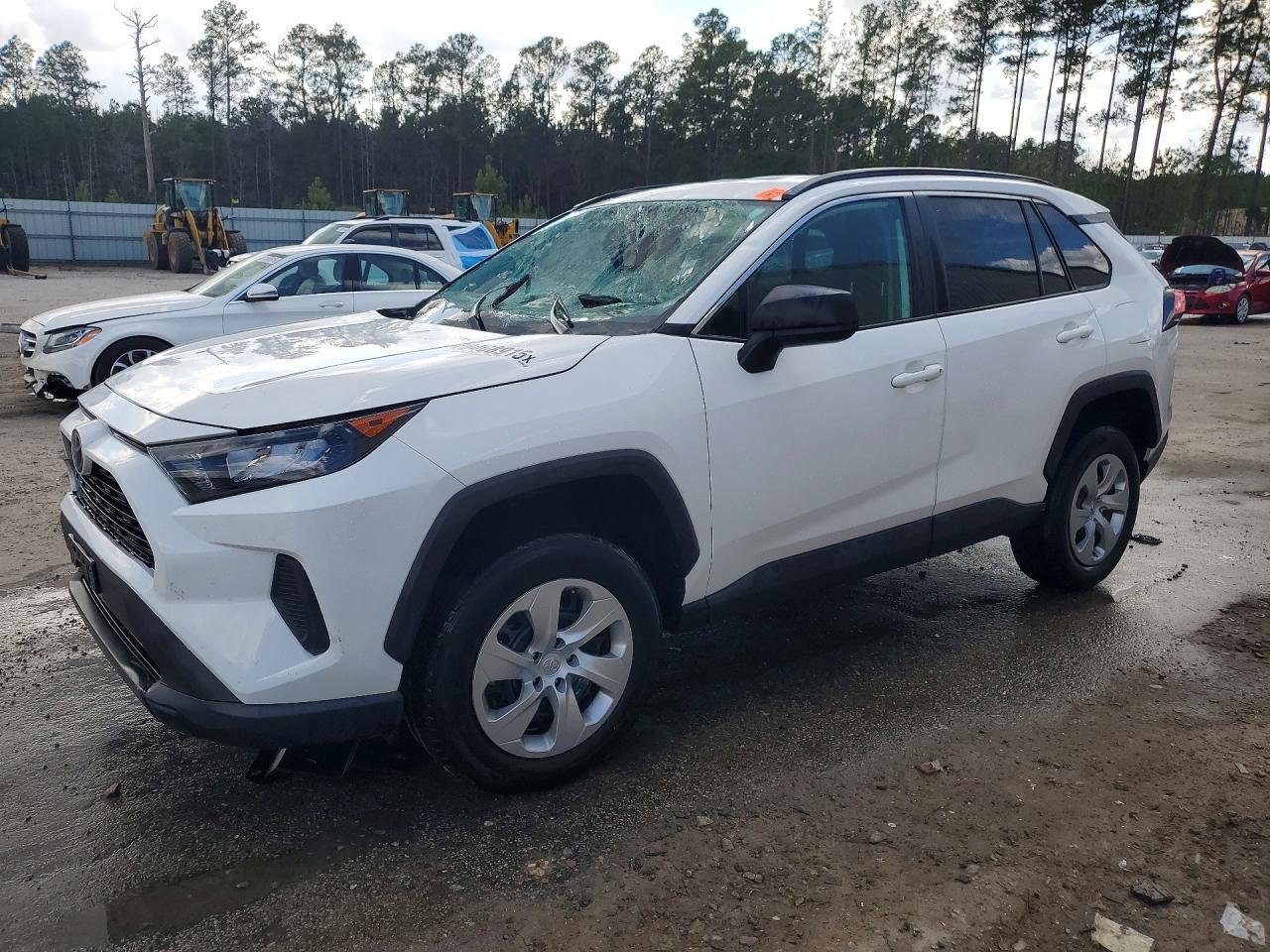 2021 Toyota Rav4 Le - zdjęcie główne