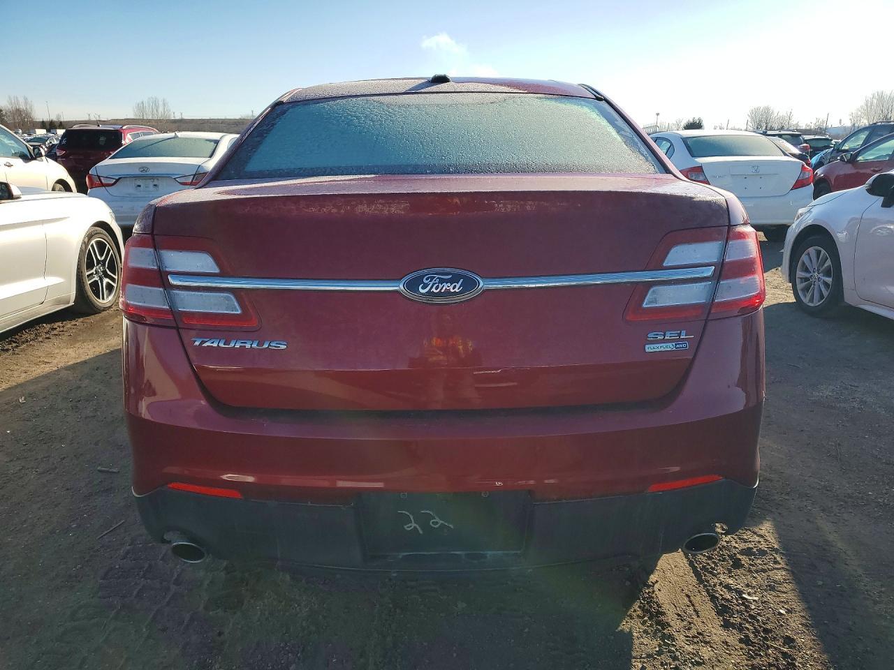 2014 Ford Taurus - zdjęcie 6