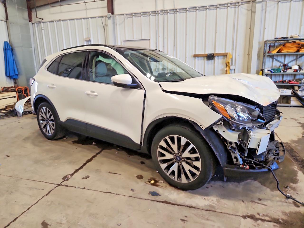 2020 Ford Escape Titanium - zdjęcie 4