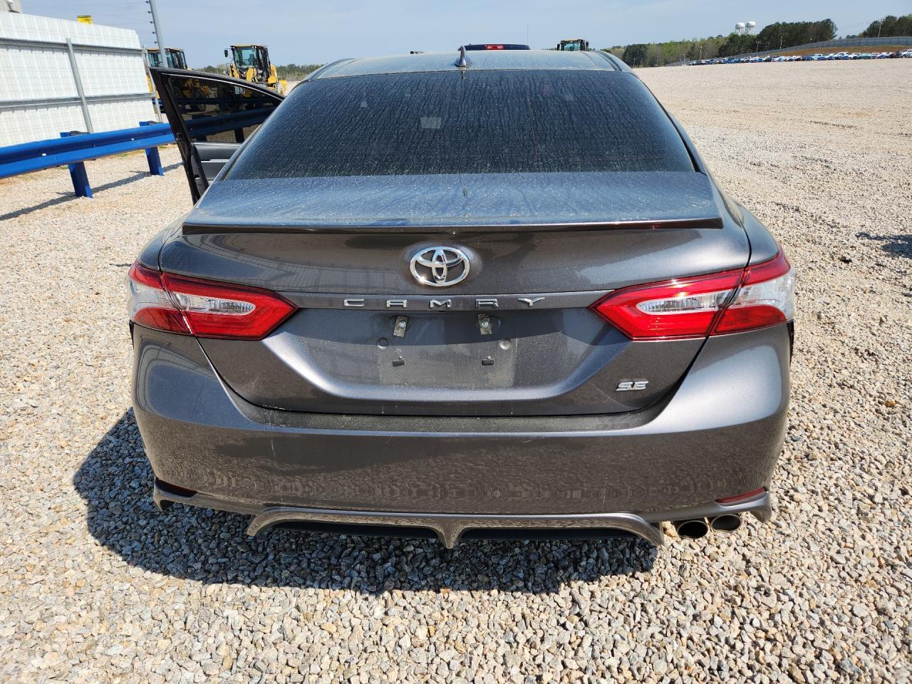 2020 Toyota Camry Se - zdjęcie 6
