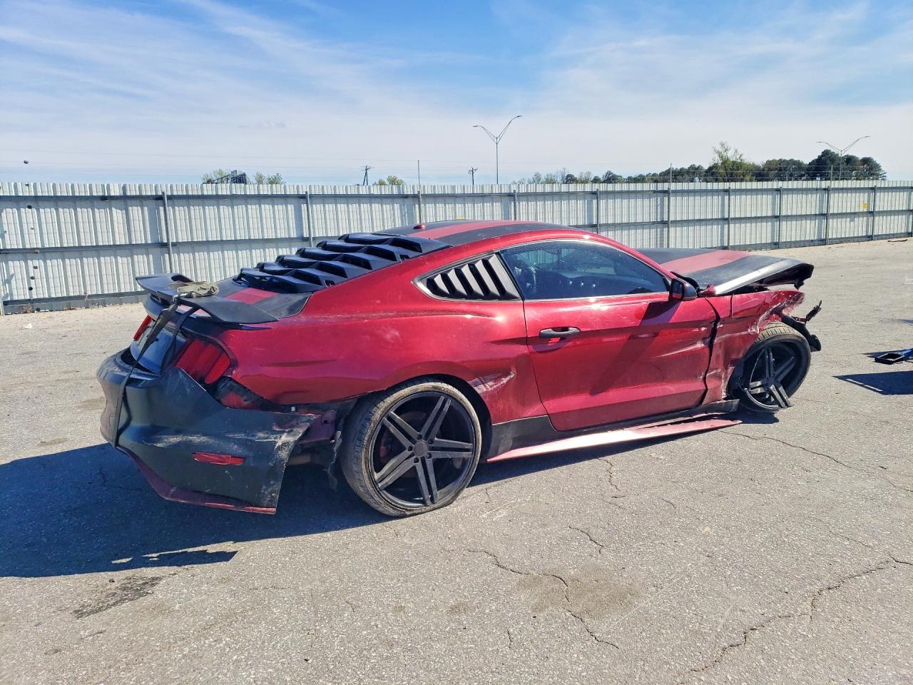 2015 Ford Mustang - zdjęcie 3