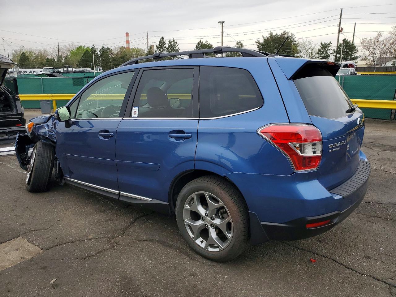 2015 Subaru Forester 2.5I Touring - zdjęcie 2