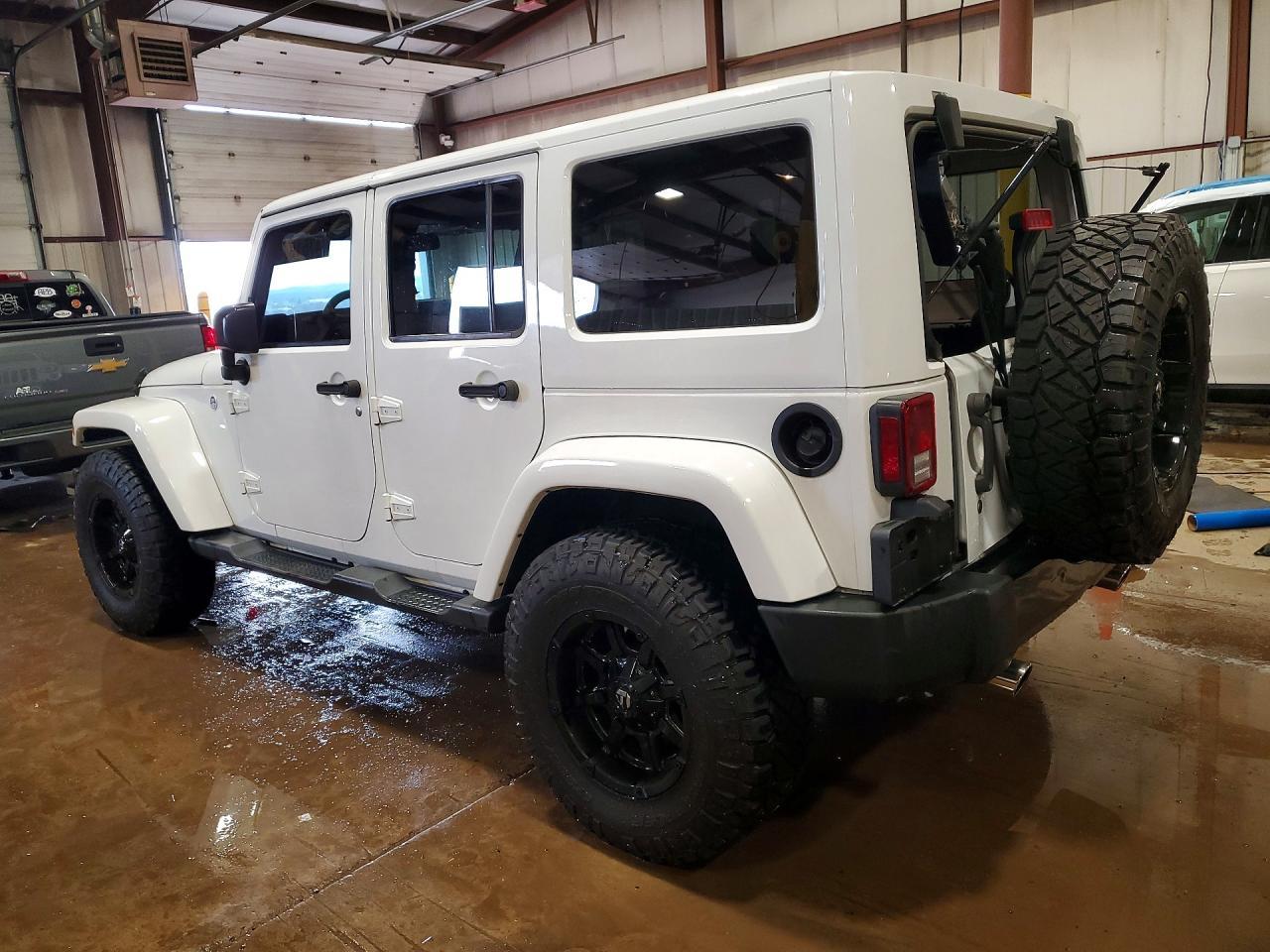 2017 Jeep Wrangler Unlimited Sahara - zdjęcie 2