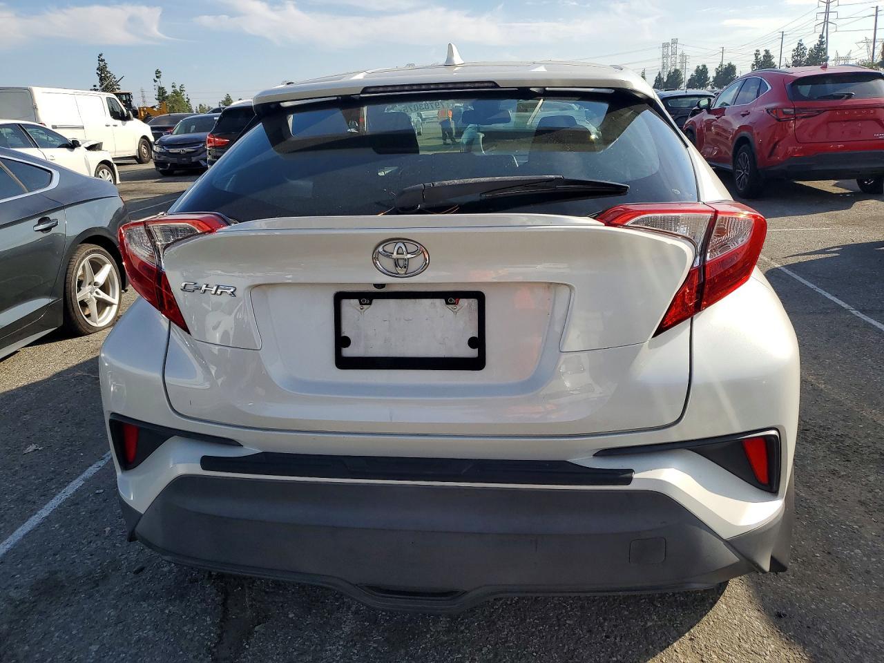 2018 Toyota C-Hr Xle - zdjęcie 6