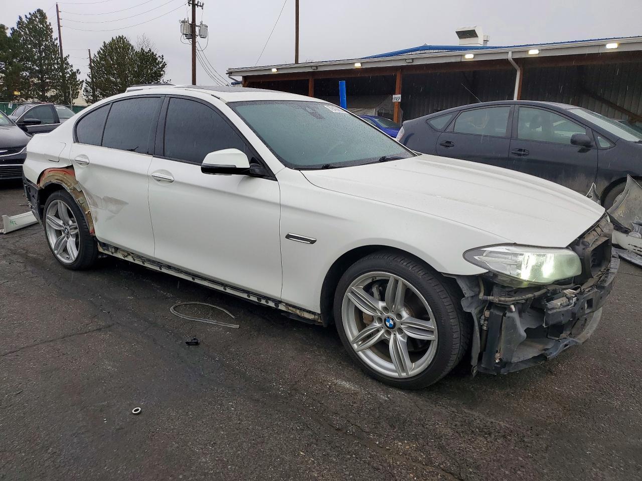 2015 BMW Seria 5 550i - zdjęcie 4