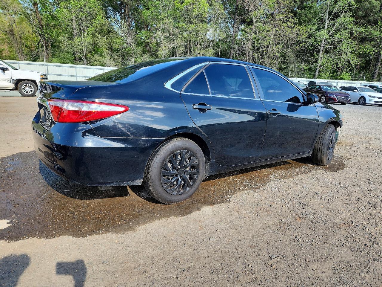 2016 Toyota Camry Le - zdjęcie 3