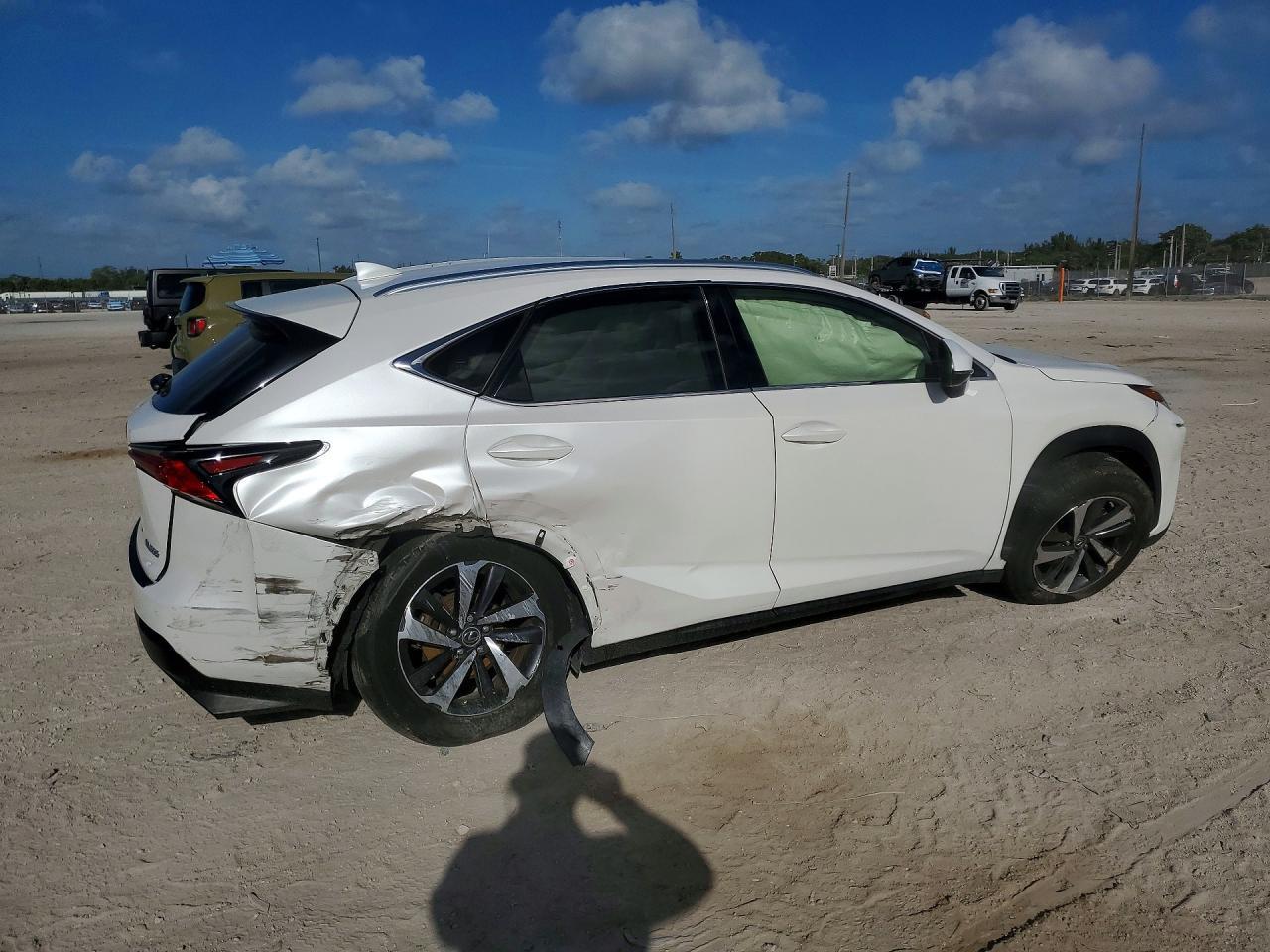 Lexus NX - zdjęcie 3