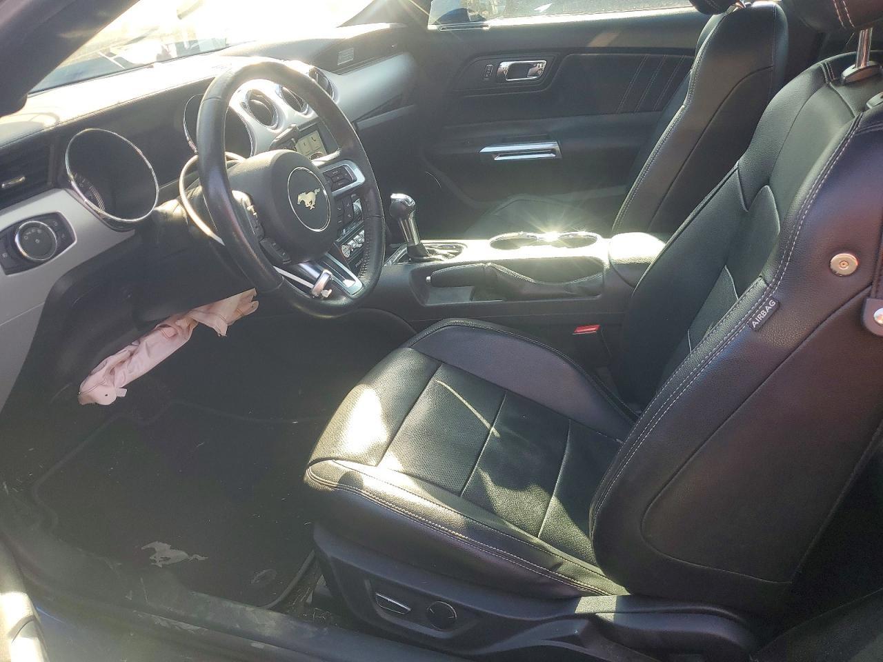 2017 Ford Mustang - zdjęcie 7