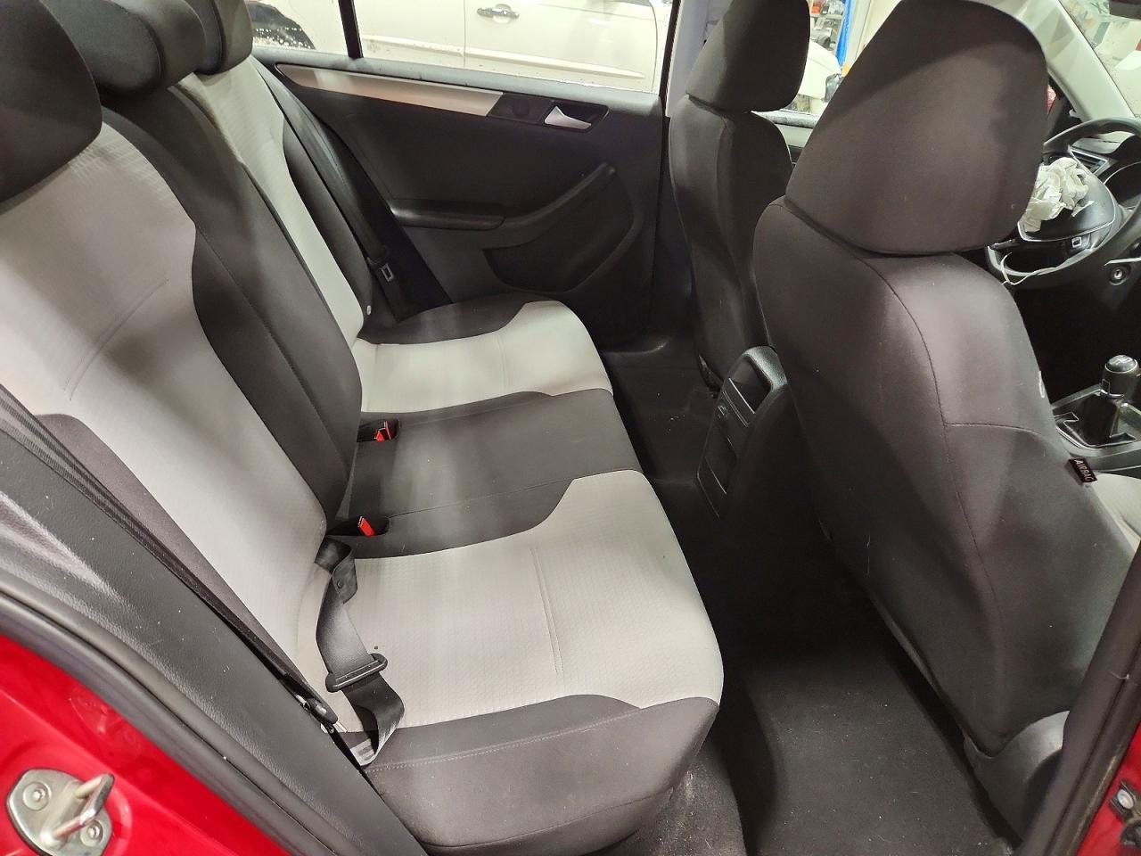 2017 Volkswagen Jetta S - zdjęcie 10