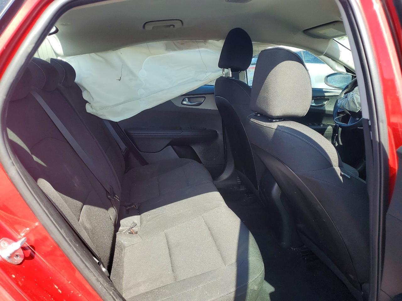 2021 Kia Forte Lxs - zdjęcie 10