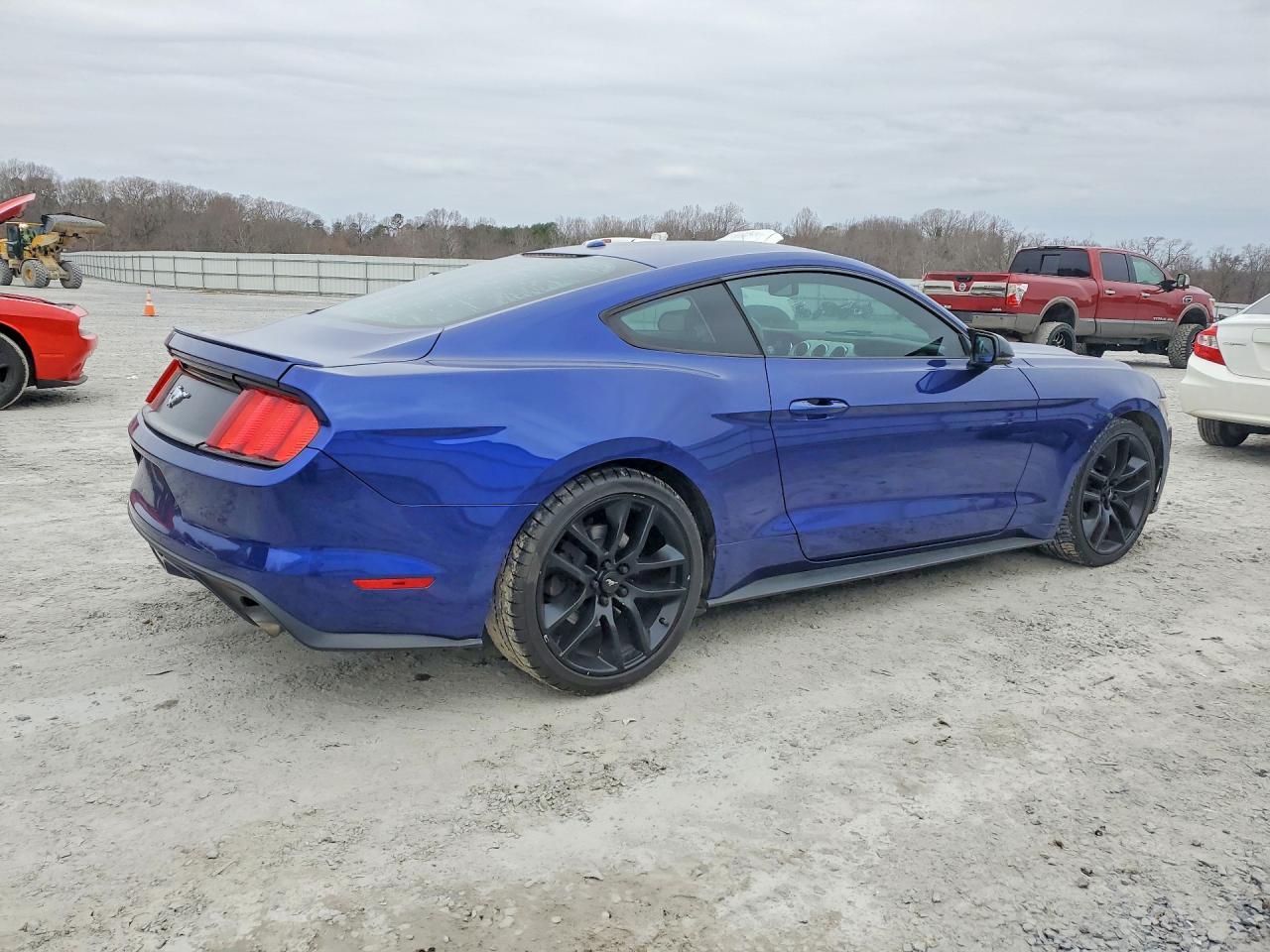 2015 Ford Mustang - zdjęcie 3
