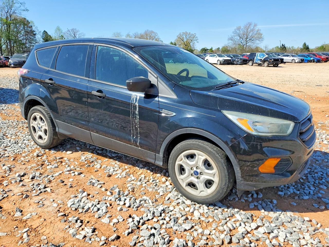 2017 Ford Escape S - zdjęcie 4