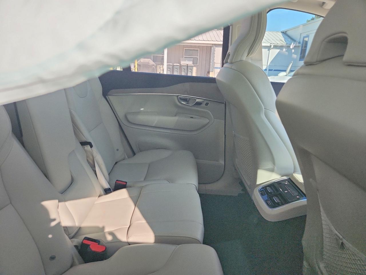 2025 Volvo Xc90 Plus - zdjęcie 10