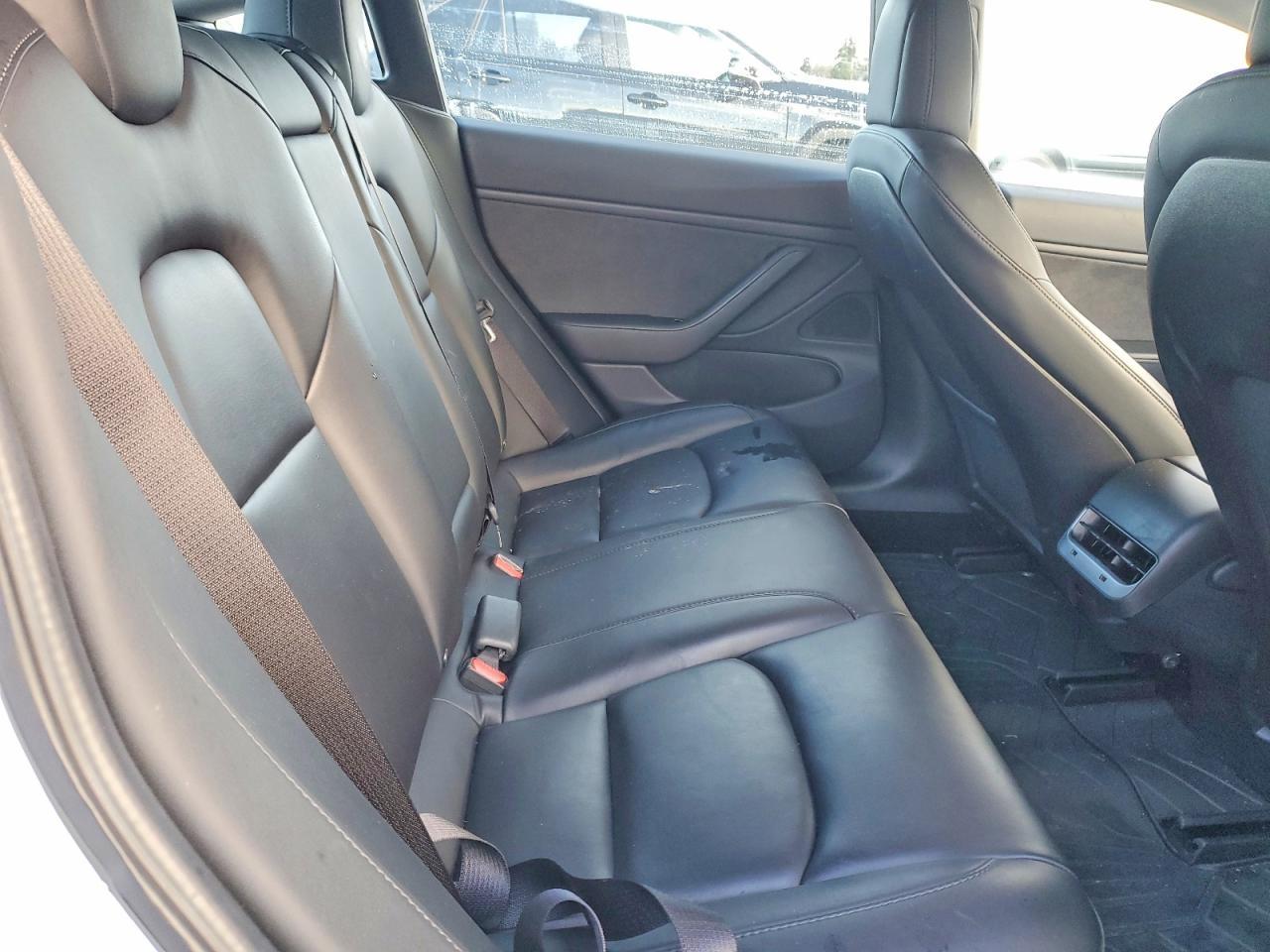 2019 Tesla Model 3 - zdjęcie 10