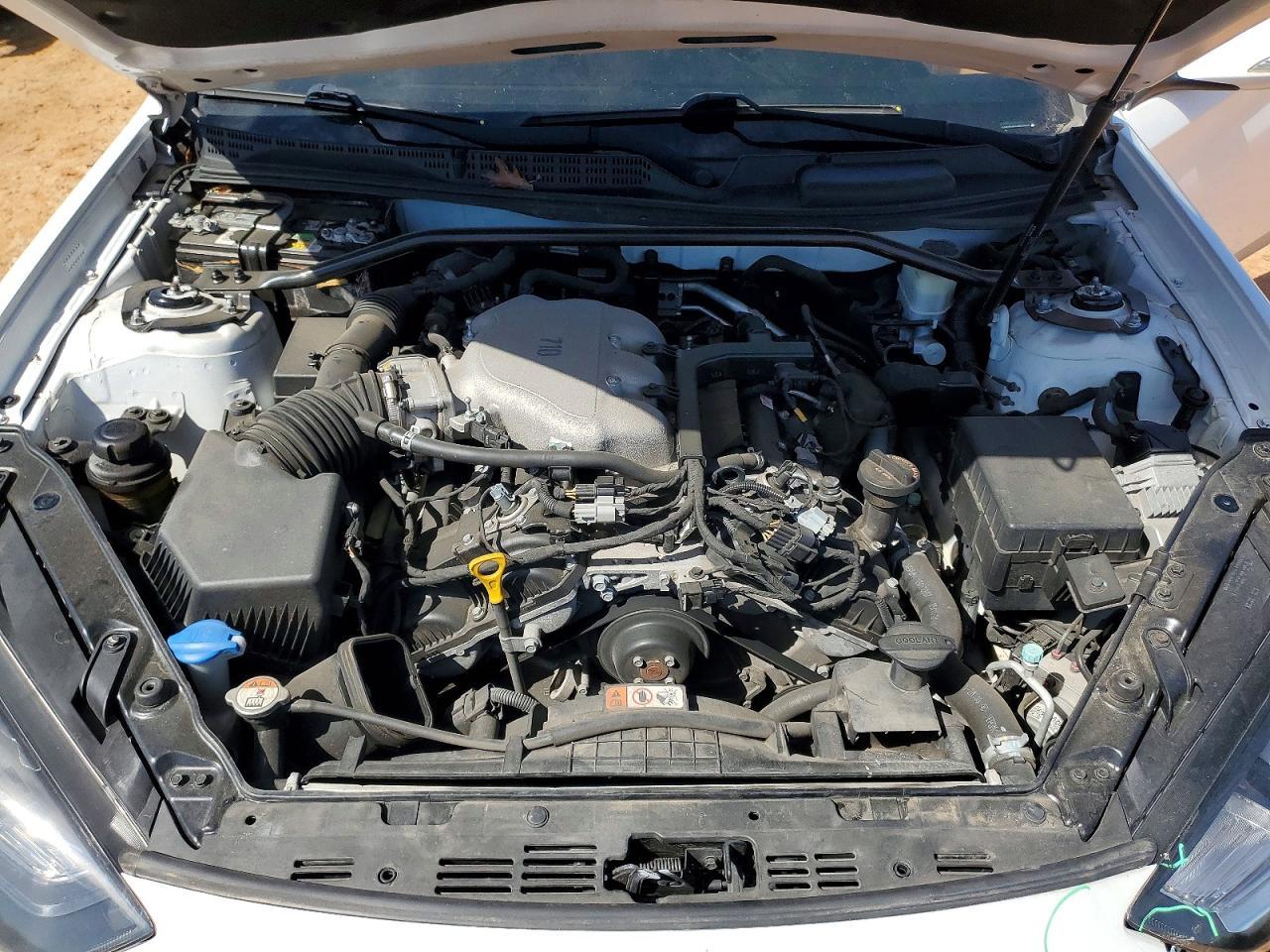 2016 Hyundai Genesis Coupe 3.8 - zdjęcie 11