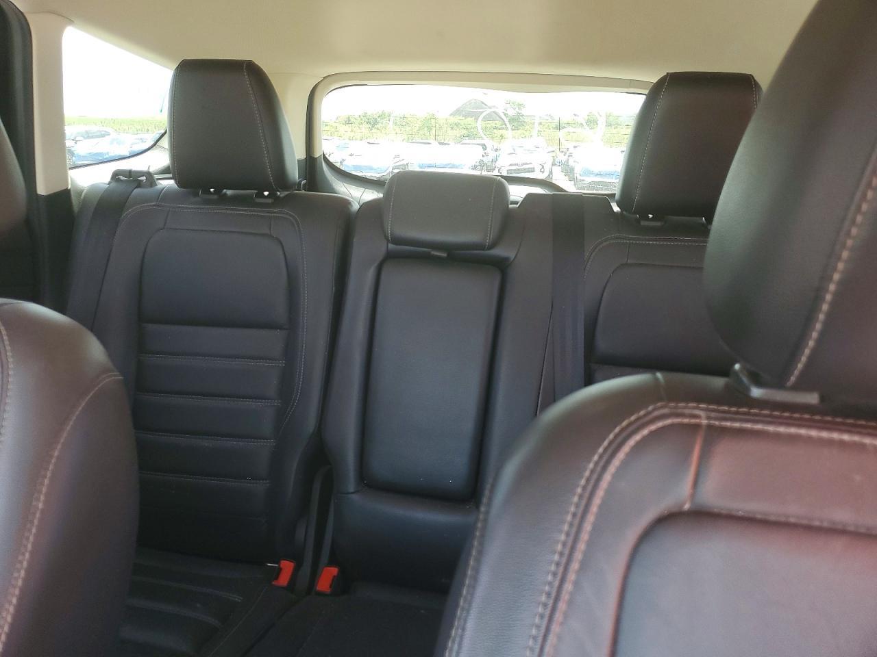 2017 Ford Escape Titanium - zdjęcie 10