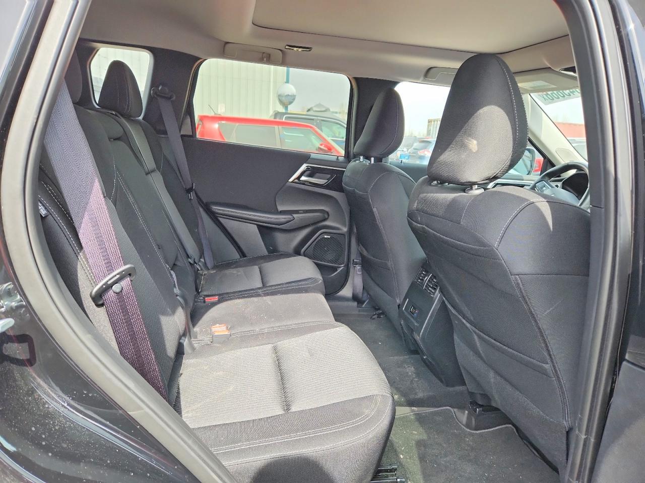 2025 Mitsubishi Outlander Se - zdjęcie 11