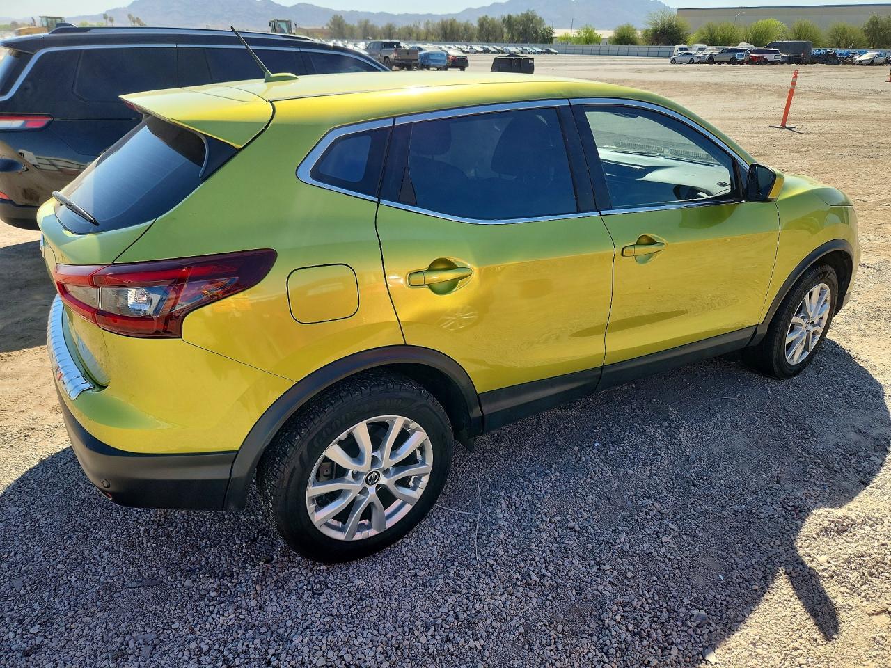 2020 Nissan Rogue Sport S - zdjęcie 3