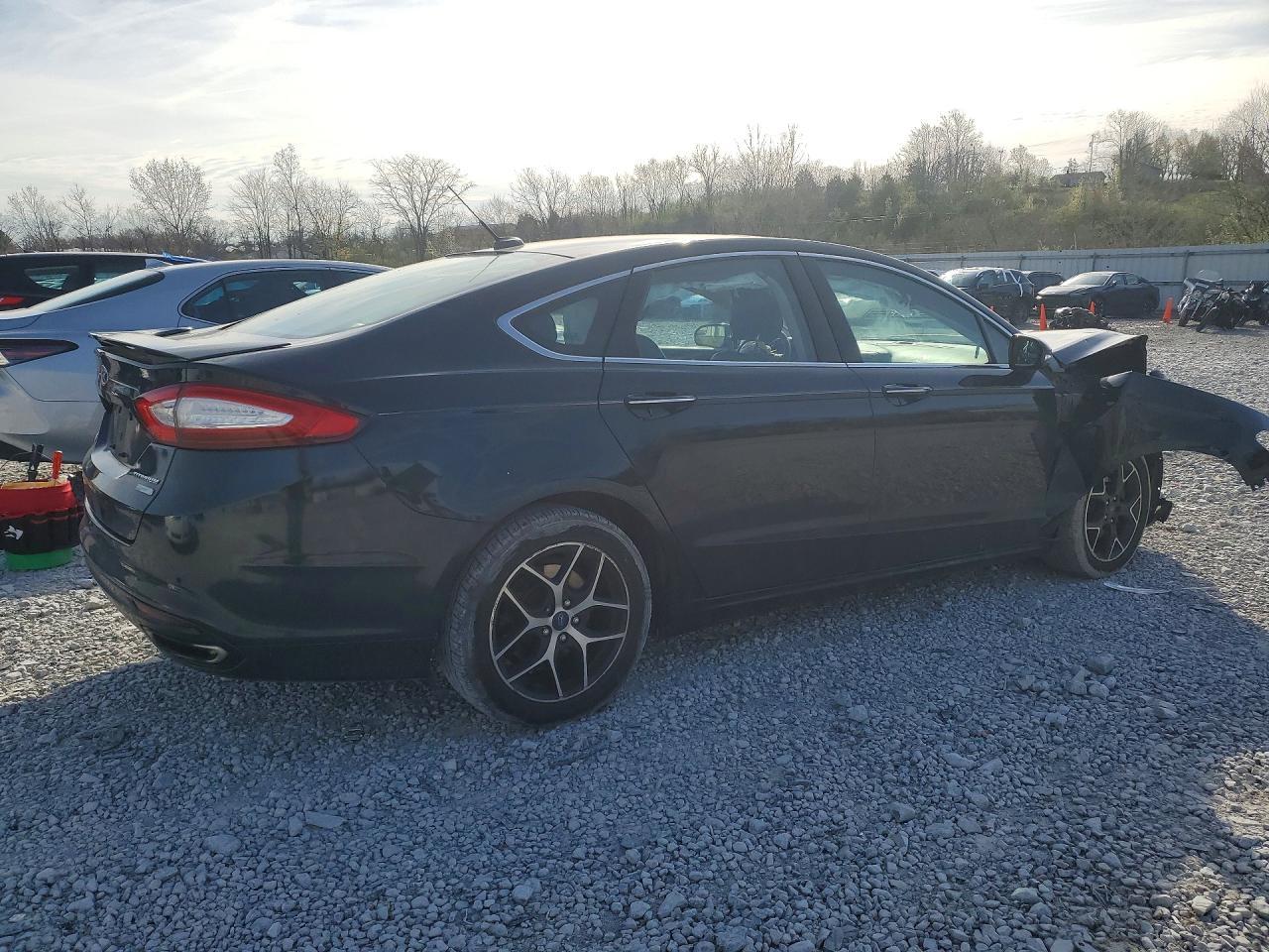 2014 Ford Fusion Titanium - zdjęcie 3