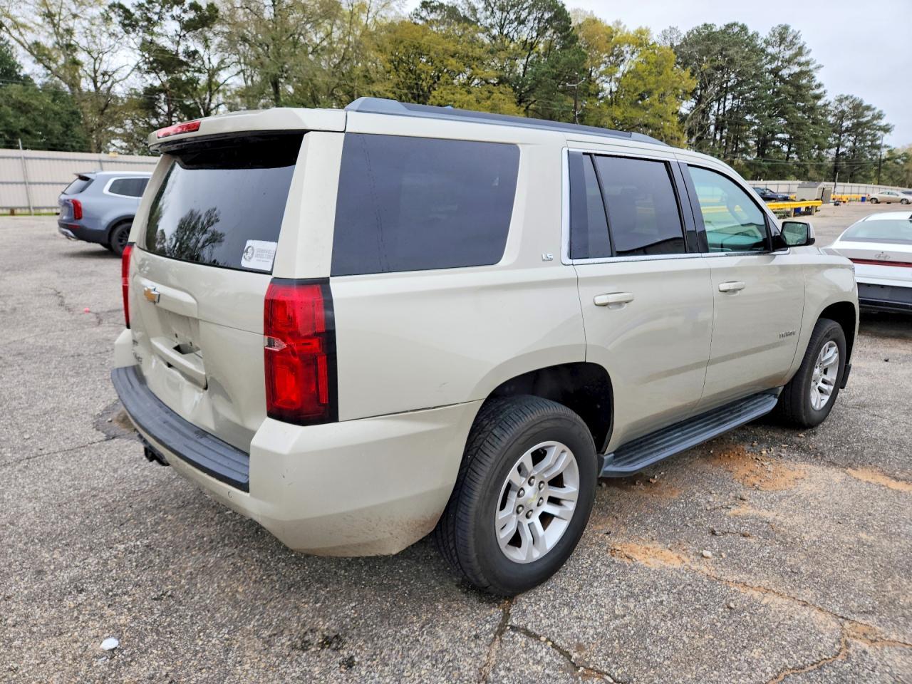 2015 Chevrolet Tahoe C1500 Ls - zdjęcie 3