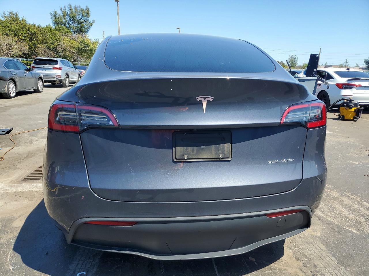 2023 Tesla Model Y - zdjęcie 6