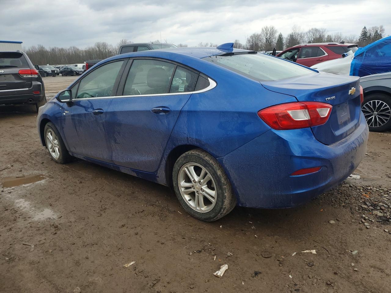 2020 Chevrolet Cruise Lt - zdjęcie 2