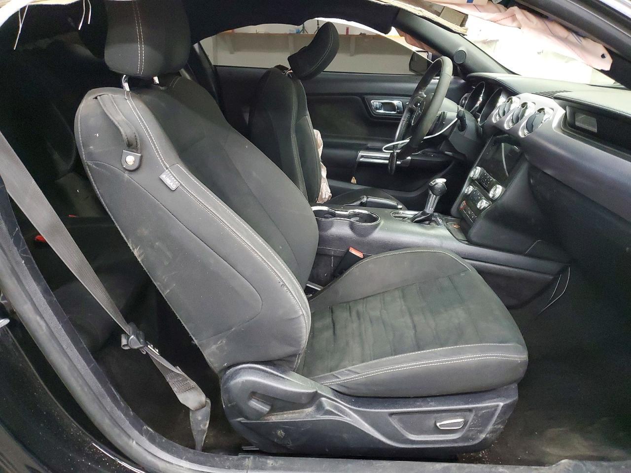 2015 Ford Mustang - zdjęcie 7