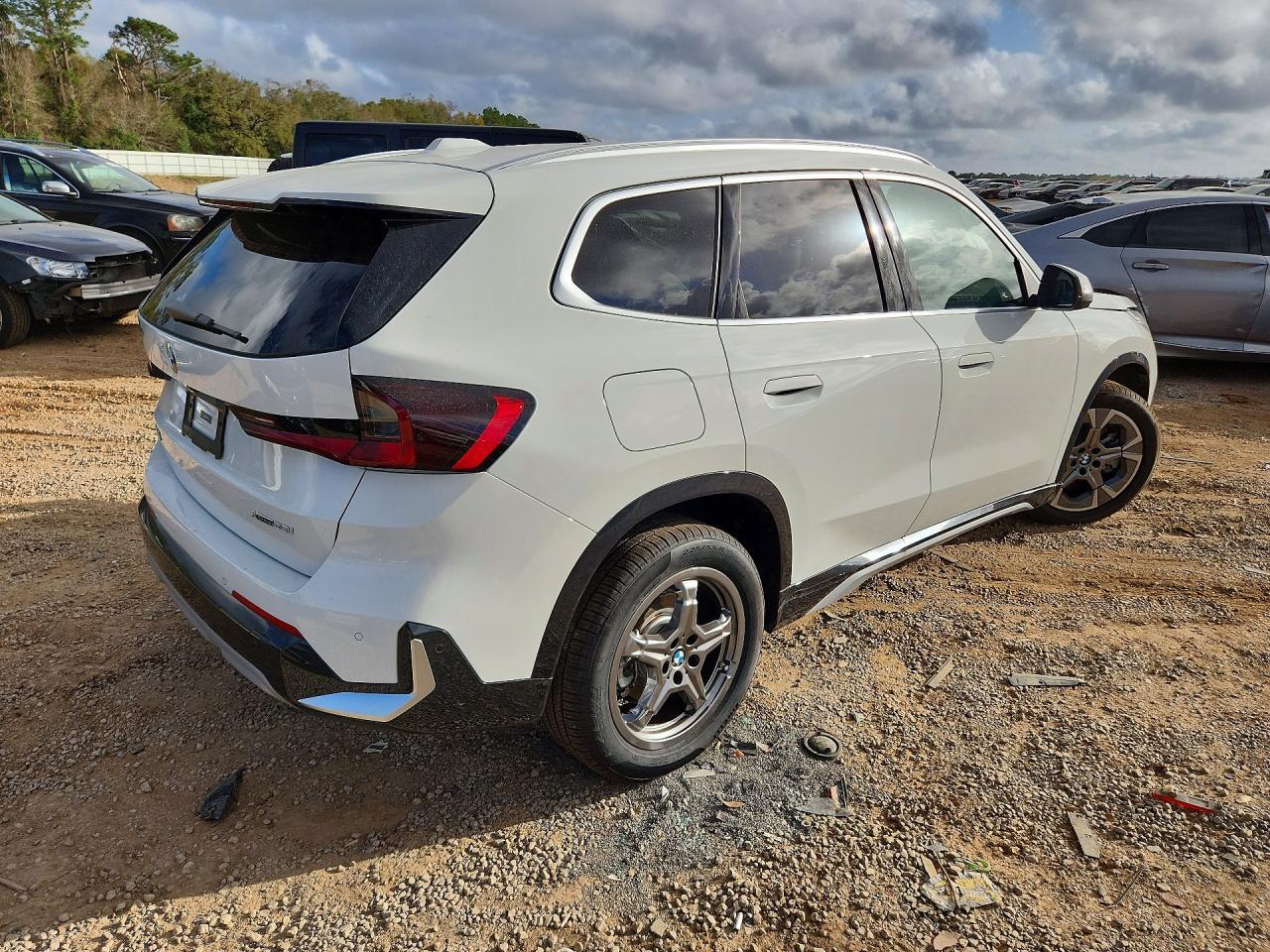 2025 BMW X1 xDrive28I - zdjęcie 3