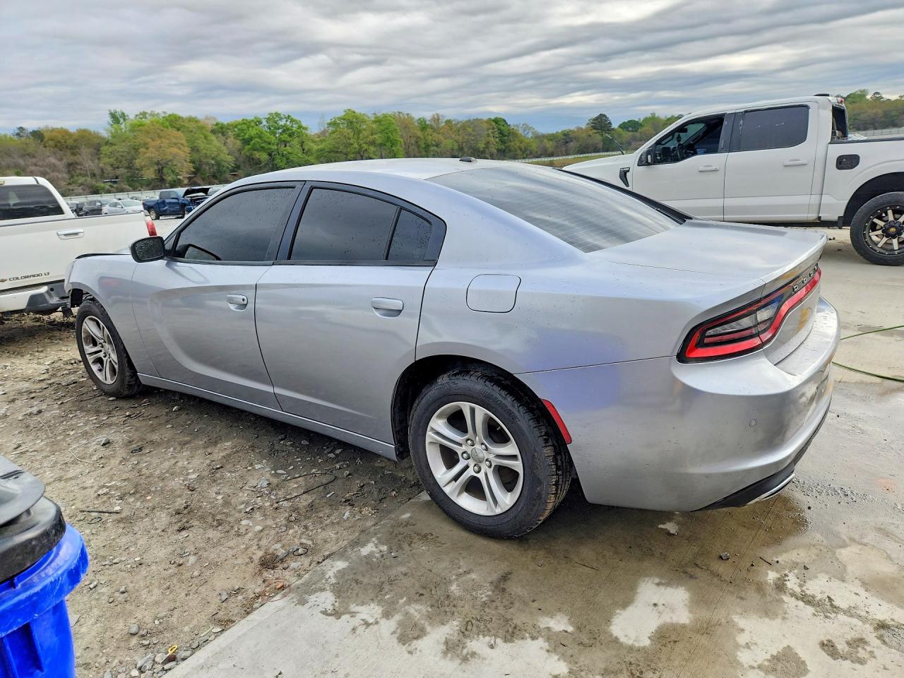2015 Dodge Charger - zdjęcie 2