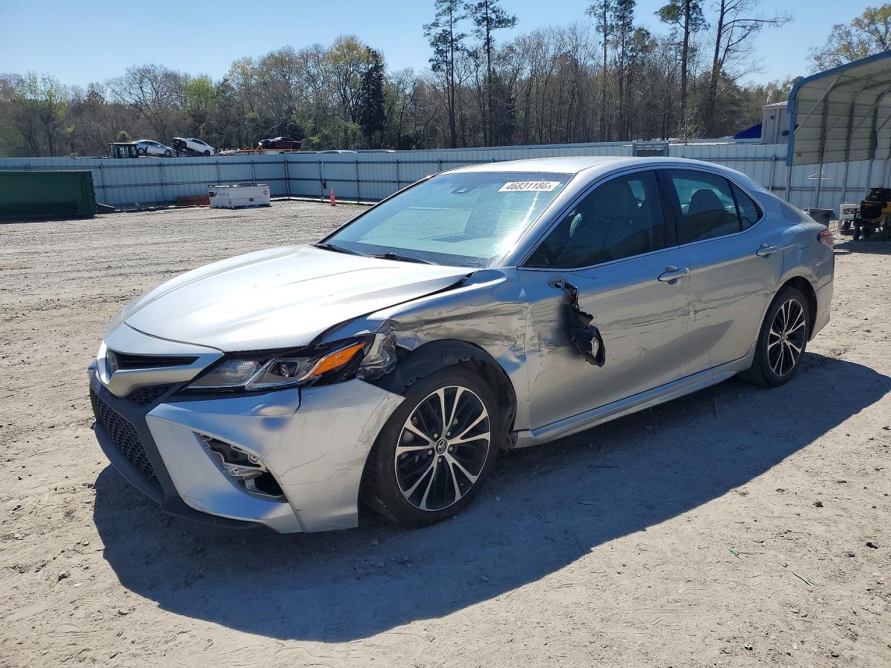 2018 Toyota Camry Se - zdjęcie główne
