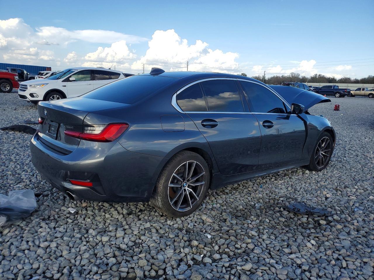 2021 BMW 330I - zdjęcie 3