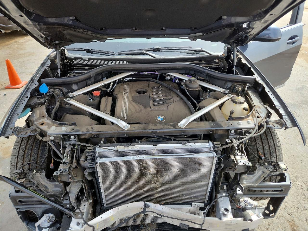 2022 BMW X7 xDrive40I - zdjęcie 12