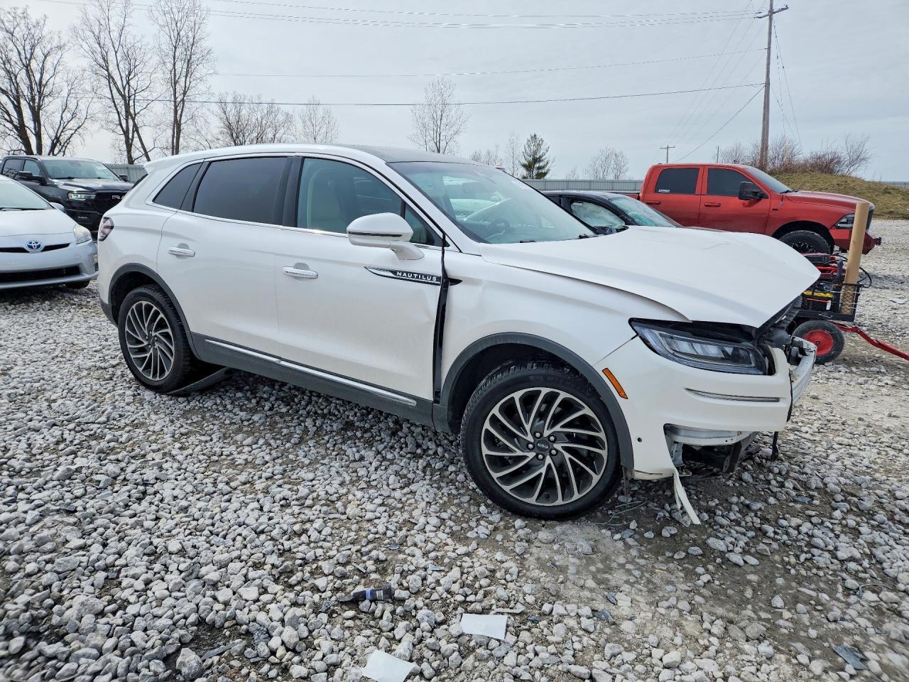 2019 Lincoln Nautilus Reserve - zdjęcie 4