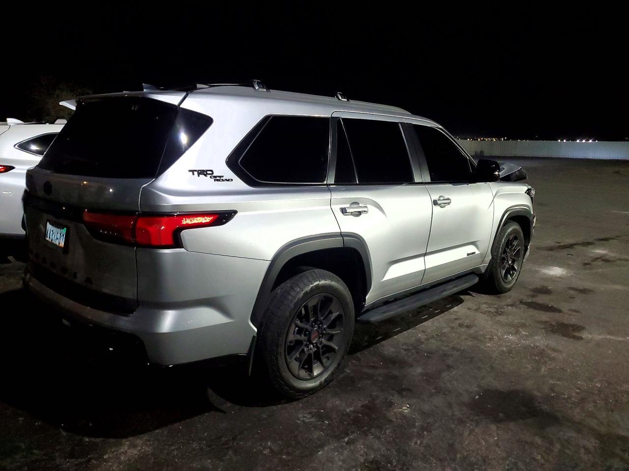 2025 Toyota Sequoia Limited - zdjęcie 3