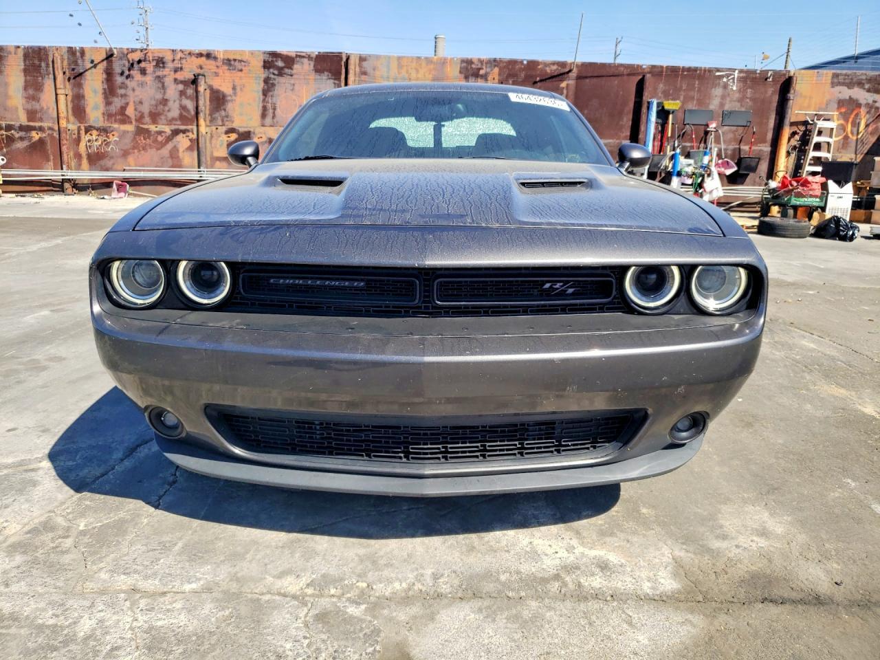 2016 Dodge Challenger R - zdjęcie 5