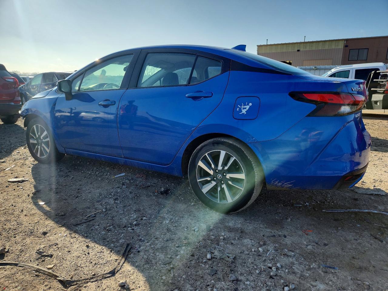 2021 Nissan Versa Sv - zdjęcie 2