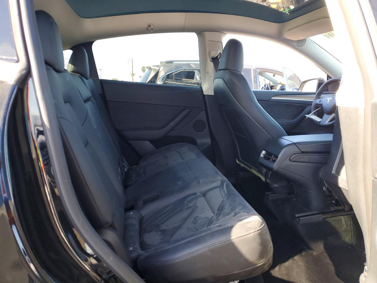 2023 Tesla Model Y - zdjęcie 10