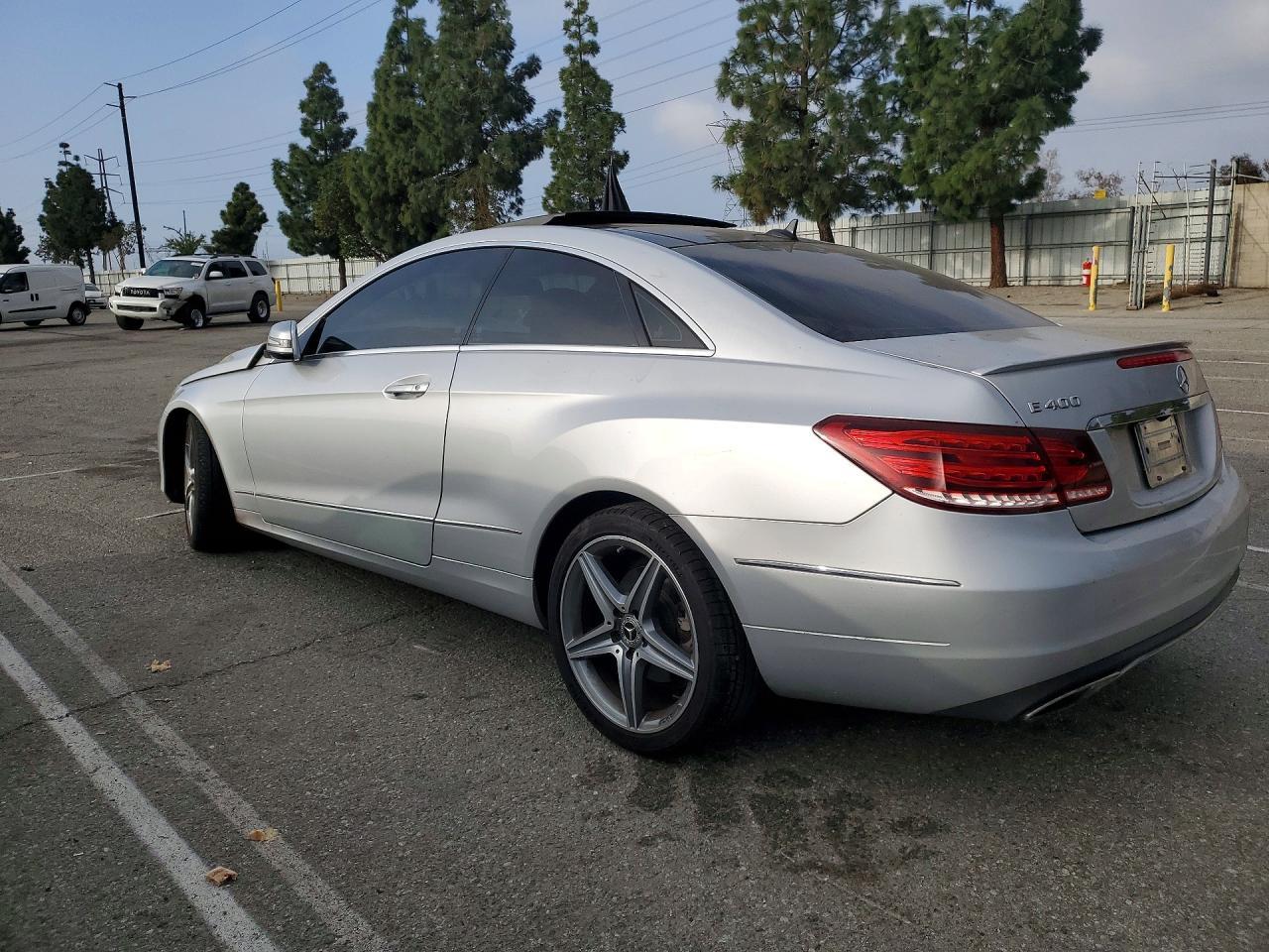 2015 Mercedes Benz E 400 - zdjęcie 2