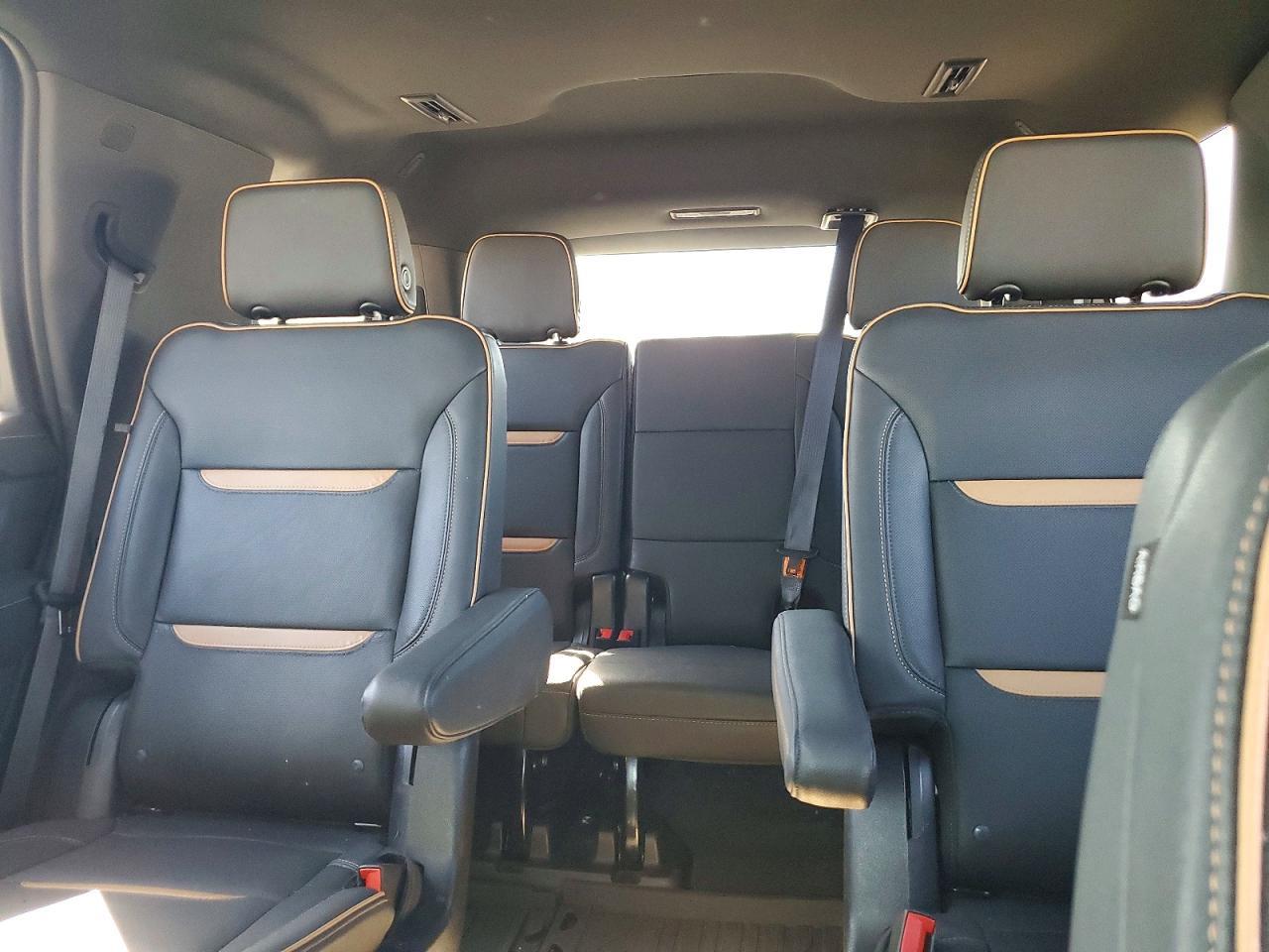 2023 GMC Yukon At4 - zdjęcie 10