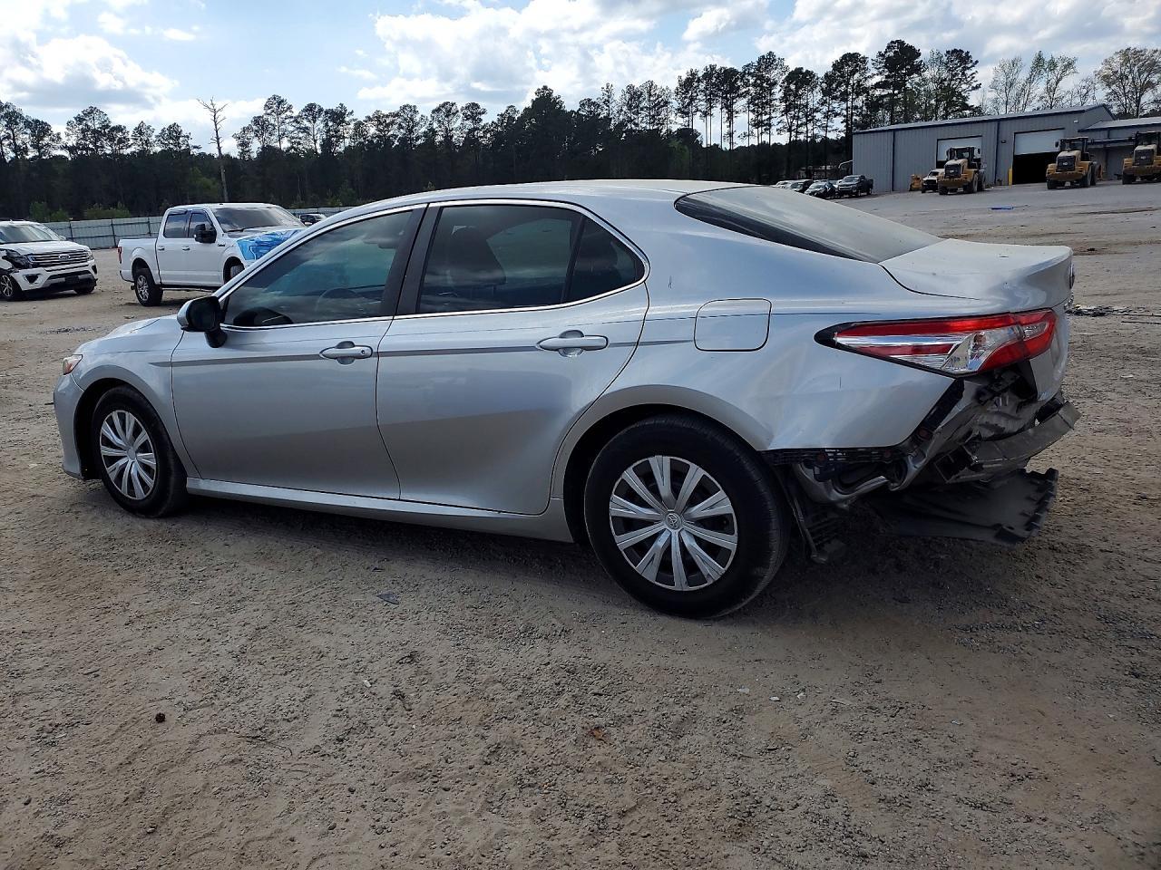 2018 Toyota Camry L - zdjęcie 2