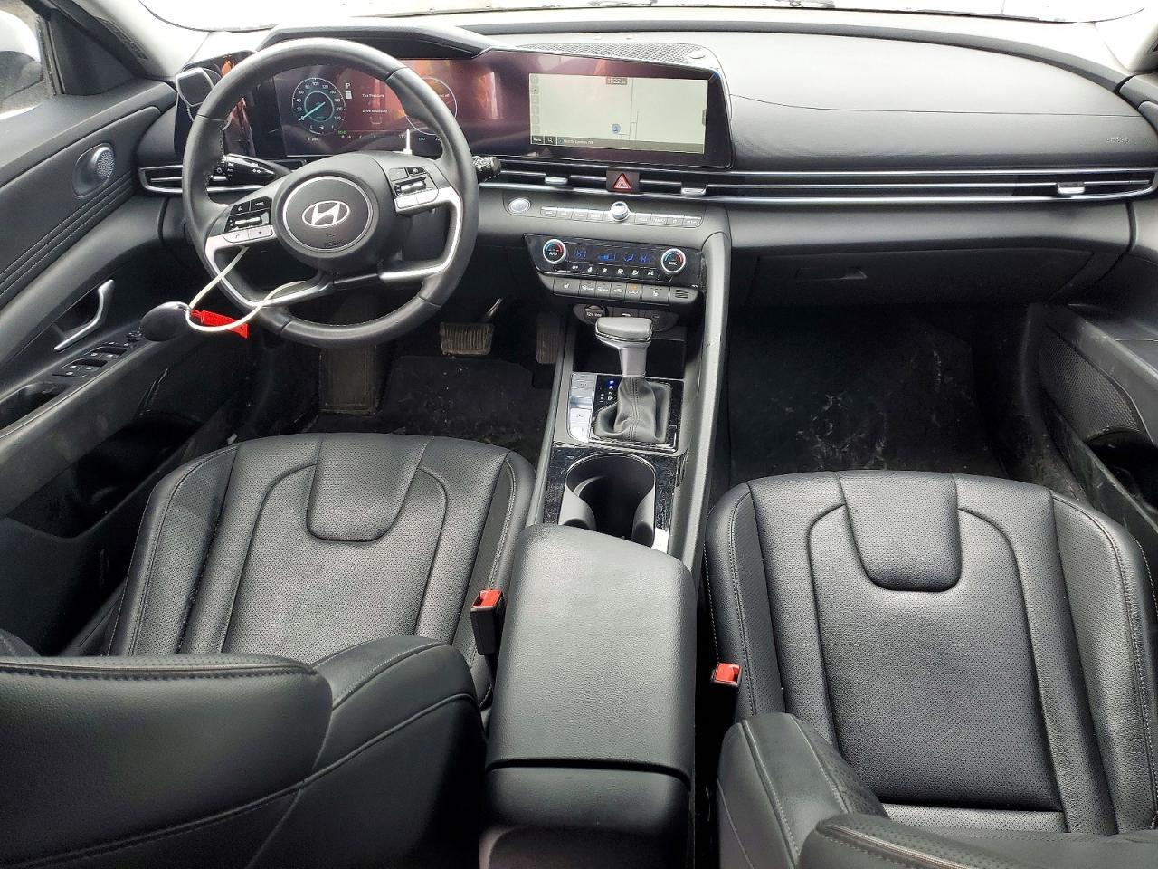 2025 Hyundai Elantra Hybrid Limited - zdjęcie 8