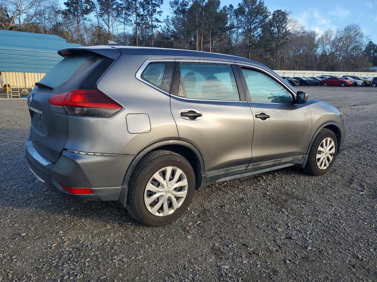 2017 Nissan Rogue S - zdjęcie 3